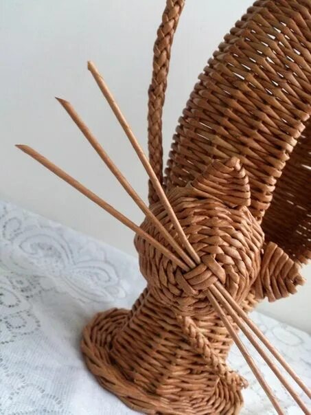 Поделки из газетных трубочек фото Плетение из газет Paper basket, Paper crafts, Weaving