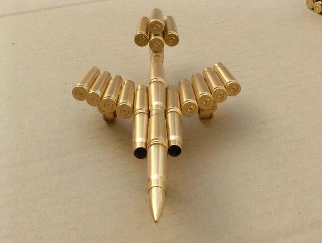 Поделки из гильз фото Pin by Francisco Franco on Equipos tácticos in 2022 Bullet casing crafts, Shell 