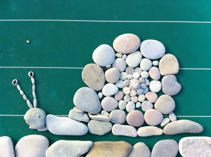 Поделки из камней в школу фото Une activité artistique, simple et ludique : des tableaux en galets - les folles