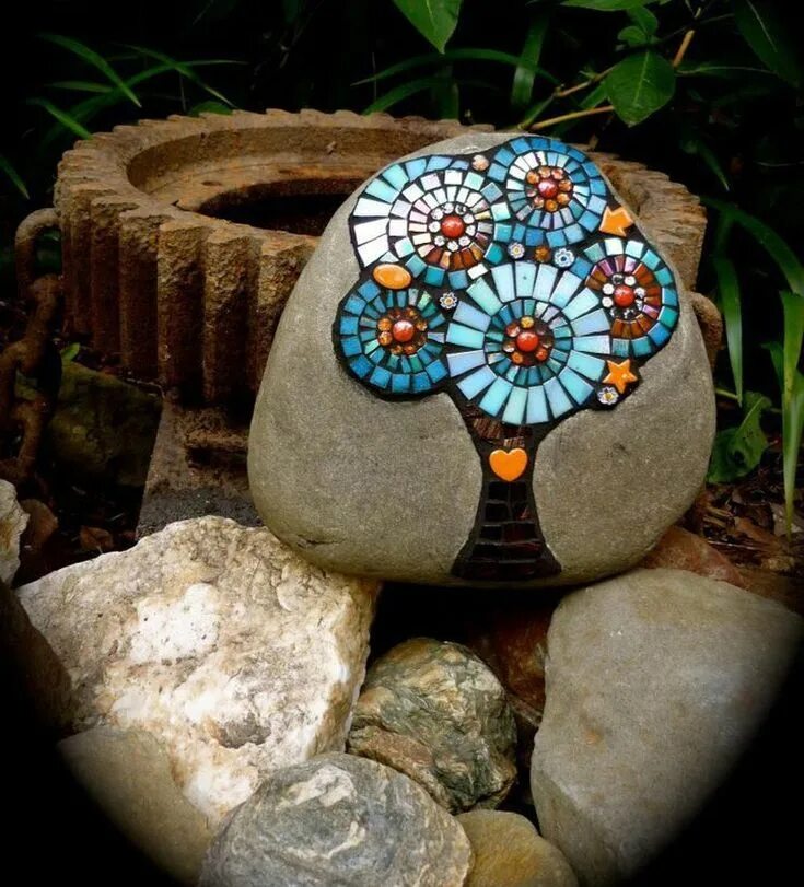 Поделки из камня для сада фото Декоративный камень из пенопласта: как сделать + фото Mosaic crafts, Mosaic art,
