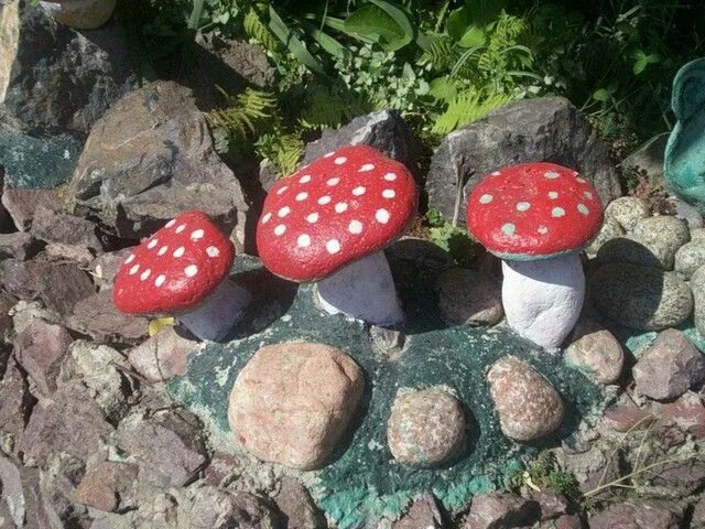 Поделки из камня для сада фото Поделки для дачи из морской гальки своими руками (36 фото) Декор сада Поделки, И