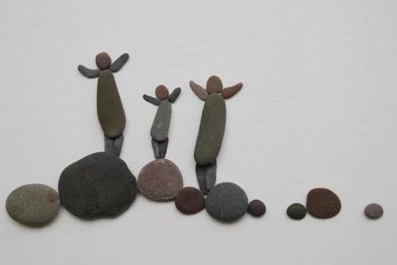 Поделки из камушков 1 класс фото Pebble Art of Nova Scotia, by Sharon Nowlan (With images) Pebble art, Beach rock