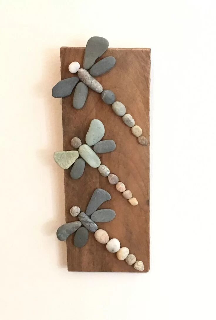 Поделки из камушков 1 класс фото Three Rock Dragonflies on Driftwood- 10" ง า น ฝ ม อ, ห น ร ะ บ า ย ส, แ ม ล ง ป