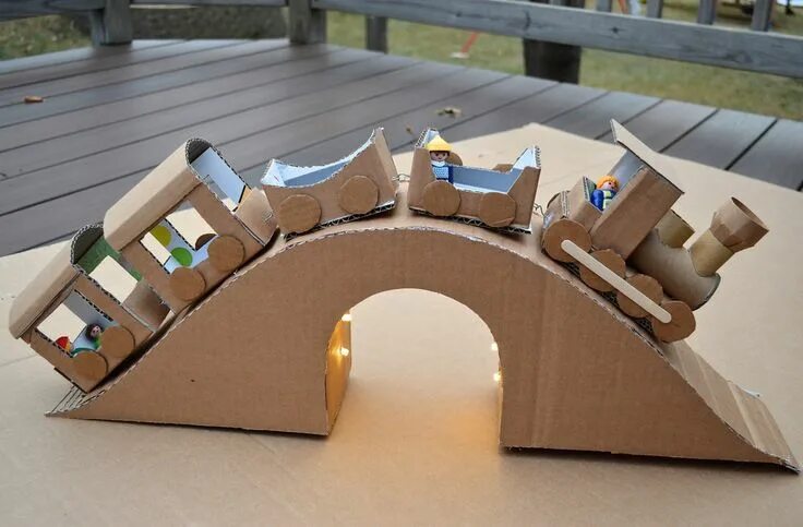Поделки из картона фото для детей Cardboard train on cardboard bridge! Genius! Cardboard crafts kids, Cardboard tr