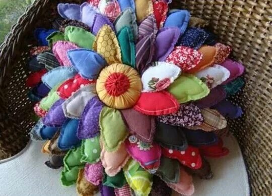 Поделки из материала своими руками фото Pin de Mariana Evangelista em artesanato Artesanato com retalhos, Artesanato com