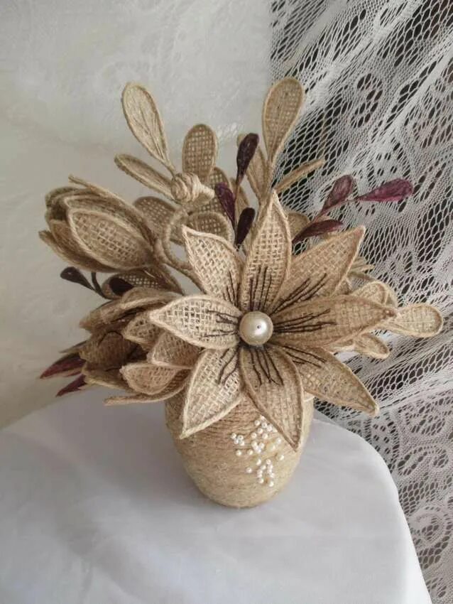Поделки из мешковины своими руками фото Сувениры из мешковины своими руками Flores de yute, Manualidades, Artesanías de 