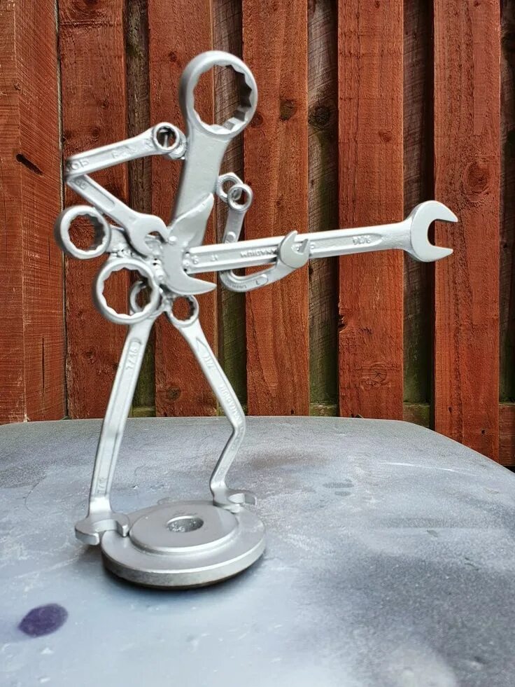 Поделки из металла своими руками фото Steve the guitarist in the band Recycled metal art, Scrap metal art, Metal art p