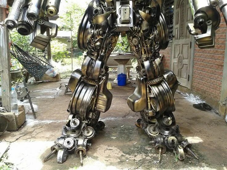 Поделки из металлолома своими руками фото 20 ft Transformers Made from Old Car Parts Old car parts, Car parts, Old cars