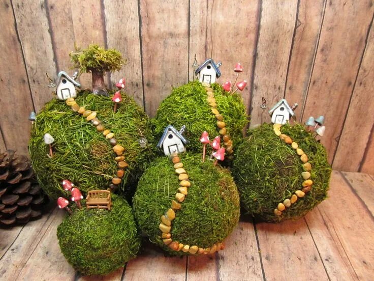 Поделки из мха своими руками фото Small Moss Hanging moss ball ornament Miniature fairy Etsy Miniature fairy garde
