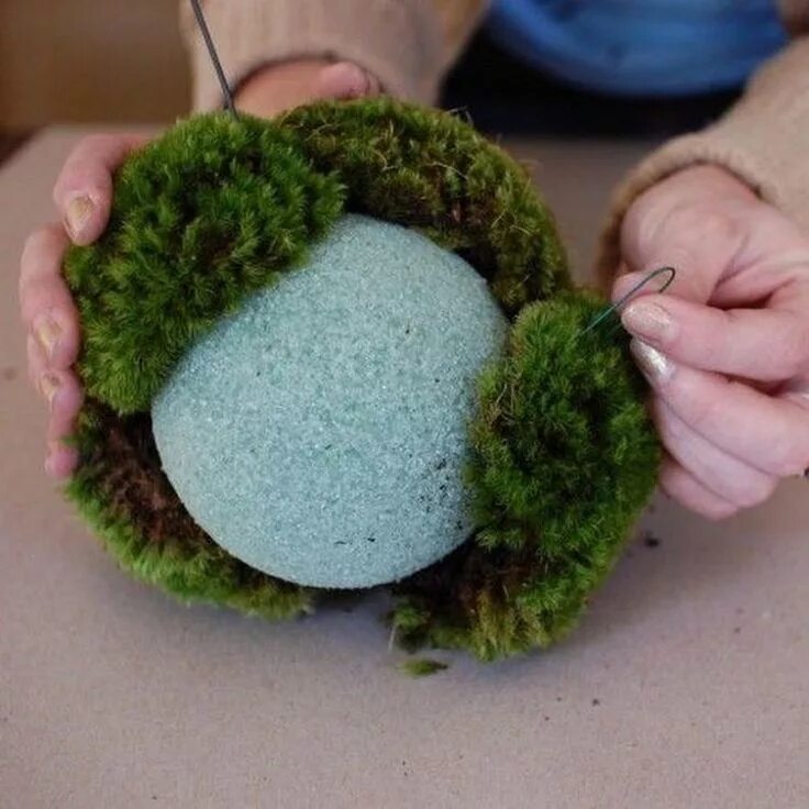 Поделки из мха своими руками фото Unique Sponge Art Project Design Ideas - viraldecorations Diy moss ball, Moss de