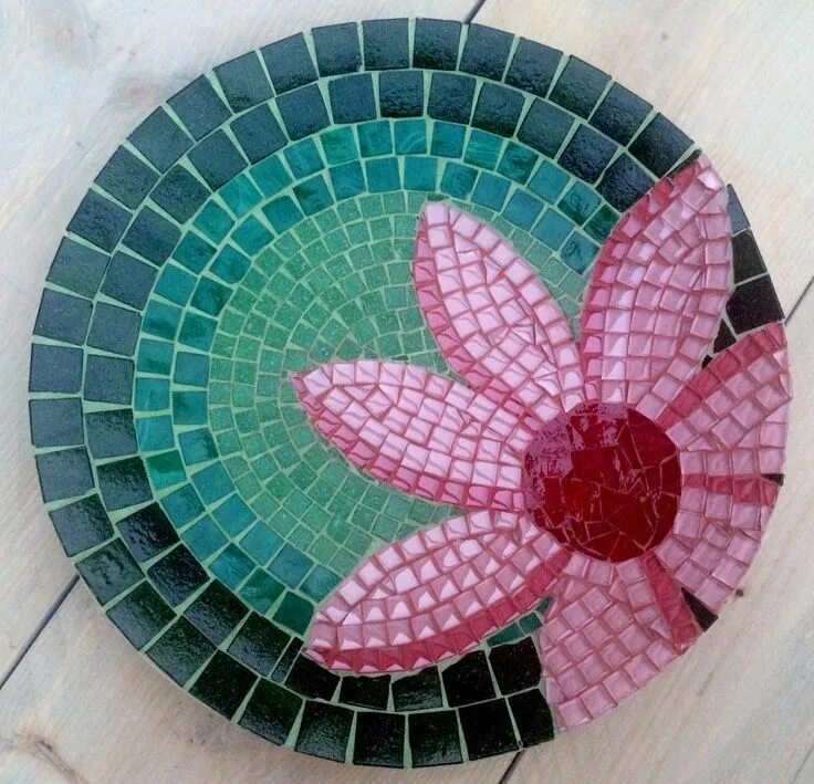 Поделки из мозаики фото Pin by Loli Cobo on Hojas de color Mosaic art, Mosaic tile art, Mosaic art proje