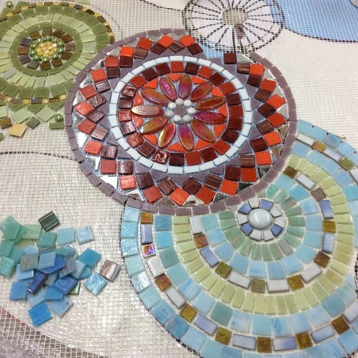 Поделки из мозаики фото One to One Mosaic Course in Mosaic Artists Studio Hove (With images) Mosaic art,