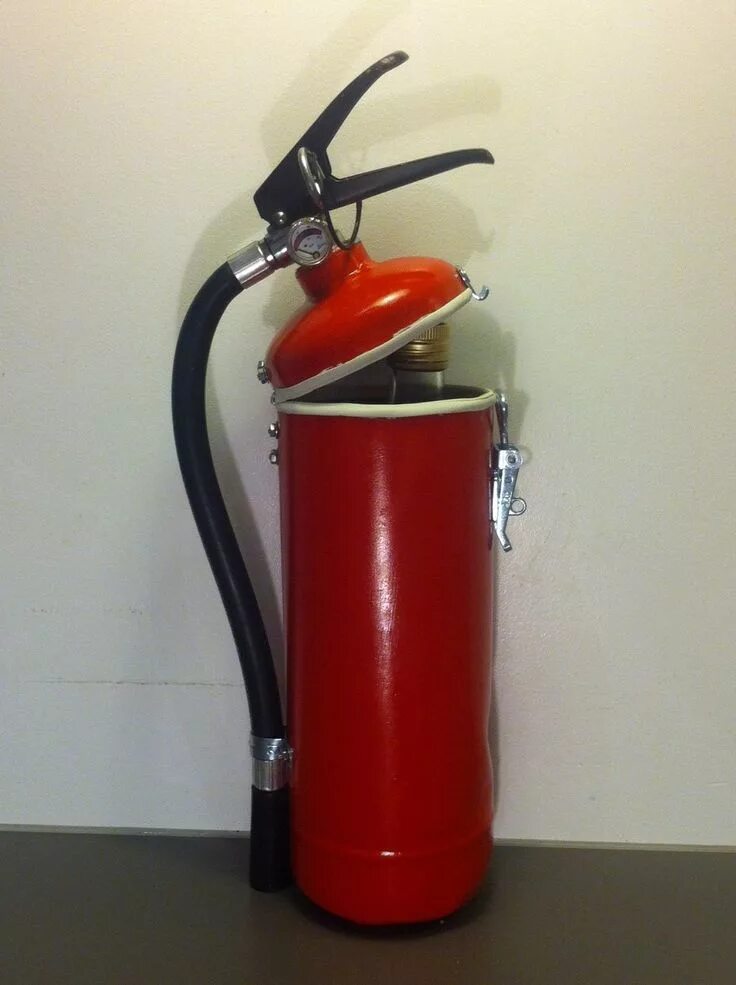 Поделки из огнетушителя своими руками фото Fire Extinguisher Upcycled Into Liquor Container * Recyclart Fire extinguisher, 