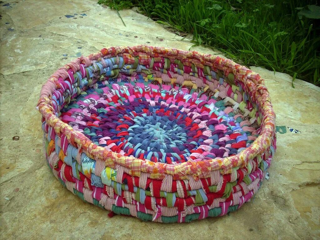 Поделки из остатков фото סל שטוח מבדים ממוחזרים Festival captain hat, Hats, Captain hat