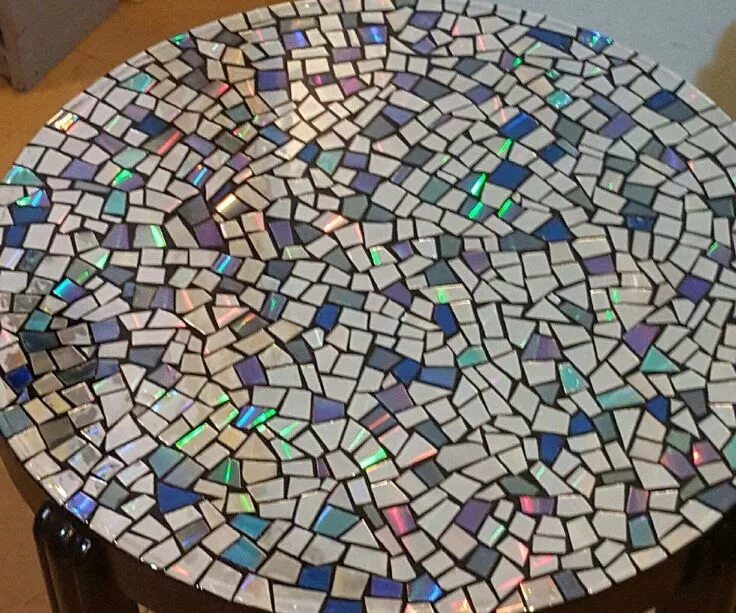 Поделки из остатков своими руками фото CD Mosaic Table Cd mosaic, Mosaic table, Mosaic