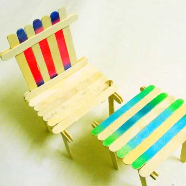 Поделки из палочек фото Make a Popsicle Stick Chair and Table Set Buzlu dondurma çubukları, Çubuk, Çocuk