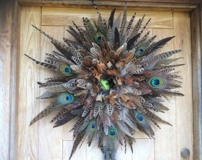 Поделки из перьев птиц фото Pheasant Feather Wreath/wall Decor - Etsy UK Decoración de floristería, Decoraci