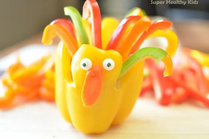 Поделки из перца болгарского своими руками фото Thanksgiving Turkey Peppers and Hummus Recipe Thanksgiving treats, Fun kids food