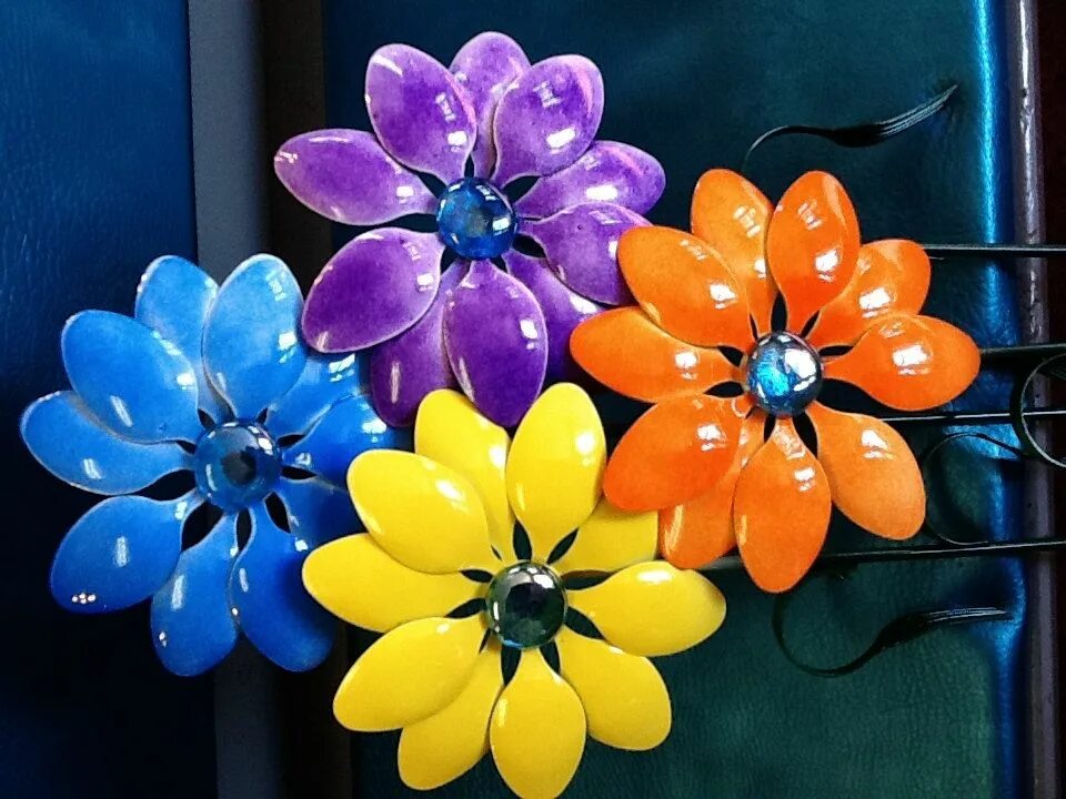 Поделки из пластика фото Spoon Sunflower Garden Stake. $25.00, via Etsy. Spoon crafts, Flower crafts, Spo