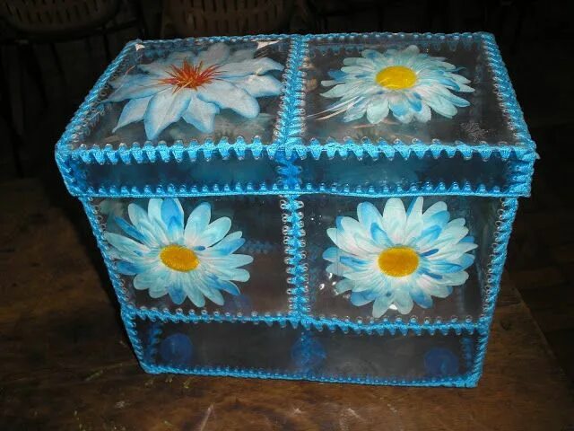 Поделки из пластиковых контейнеров своими руками фото caja realizada con botellas de pet Пластиковые бутылки, Поделки, Рукоделие