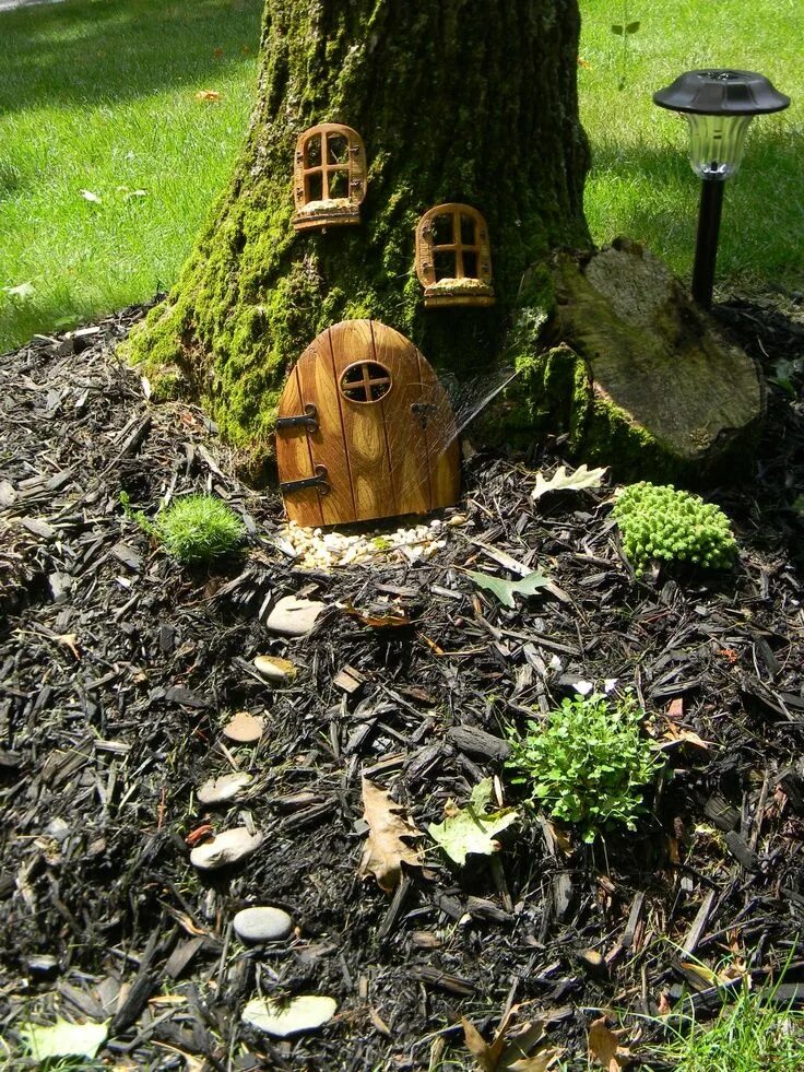 Поделки из пней для сада фото Tree Stump Houses Gnome house, Fairy garden gnomes, Fairy garden diy
