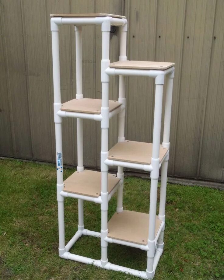 Поделки из полипропиленовых труб фото Klever Cages on Instagram: "Cat tower pic sent in by one of our customers made w