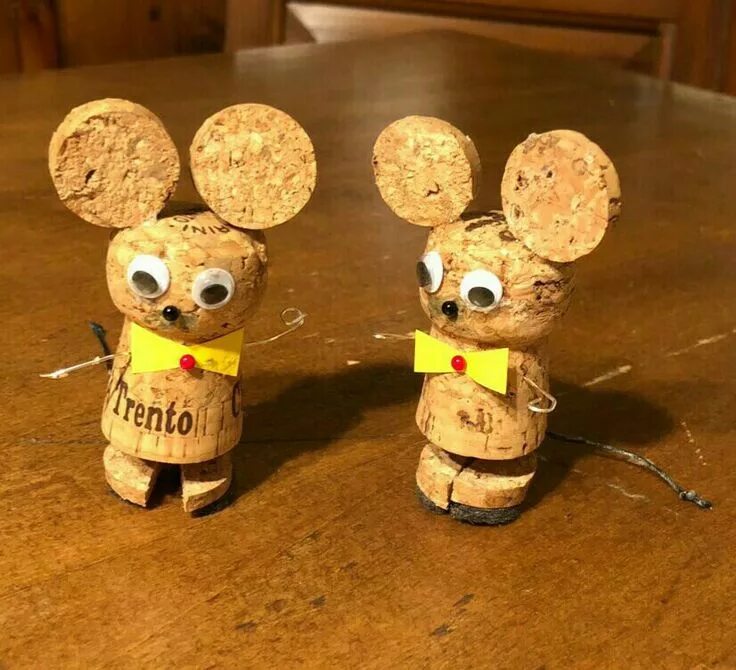 Поделки из пробки фото Pin on fare con bimbi Wine cork ornaments, Wine cork diy crafts, Cork crafts