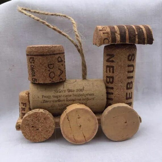 Поделки из пробки фото Wine Cork Mini Train Set/engine Only - Etsy Wine cork ornaments, Wine cork diy c