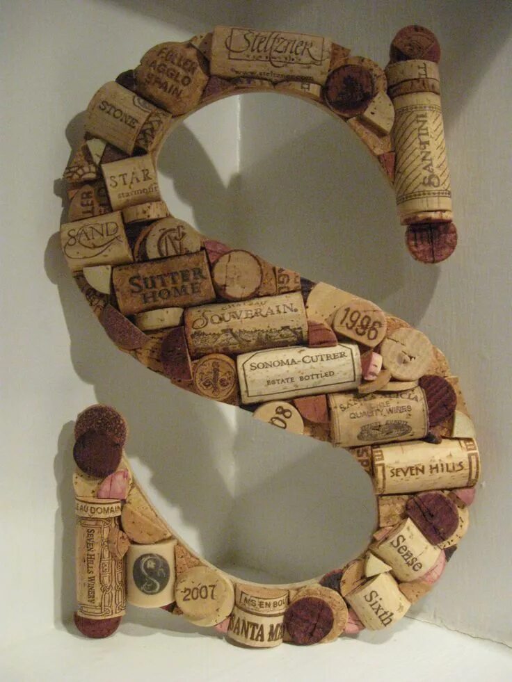 Поделки из пробок от вина фото Can't wait to make one! Wine cork crafts, Wine cork, Wine cork letters