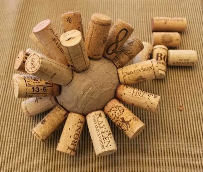 Поделки из пробок от вина фото Wine Cork Ball - Sometimes Homemade Wine cork crafts, Cork crafts, Wine cork