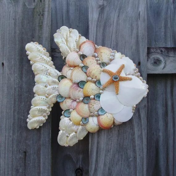Поделки из ракушек фото Angel Fish Wall Hanging Seashells and by SandisShellscapes, $55.00 Seashell craf