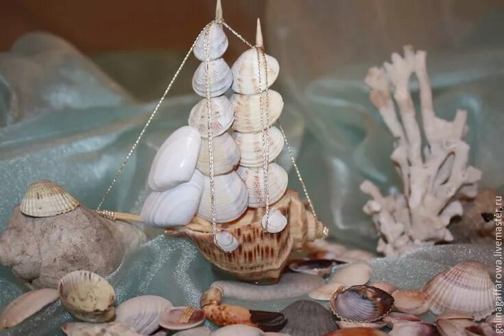 Поделки из ракушек своими руками фото Такой маленький кораблик из морских ракушек вы сможете сделать вместе с ребенком