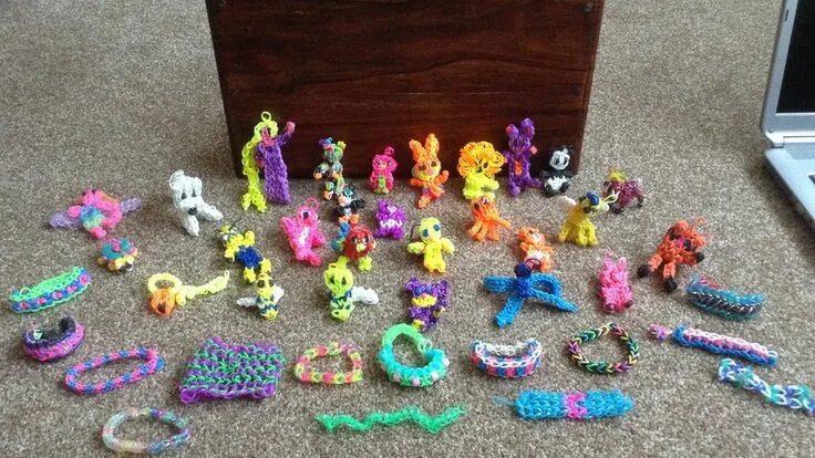 Поделки из резинок фото Colorful Loom Band Bracelets