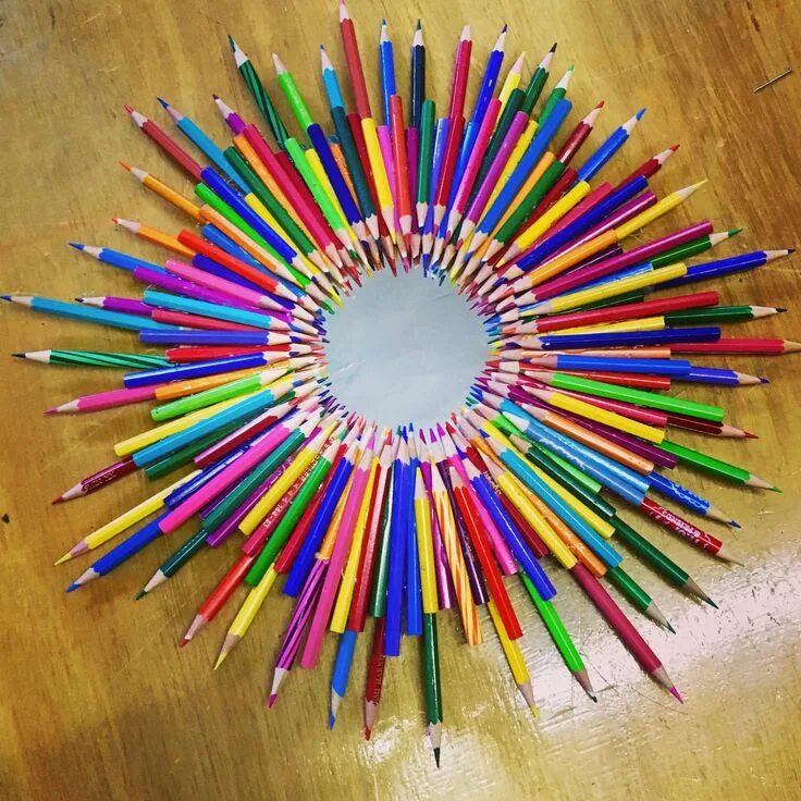 Поделки из ручек фото Pin by Georgiana on цветные карандаши 1 Pencil crafts, Rainbow crafts, Crafts to