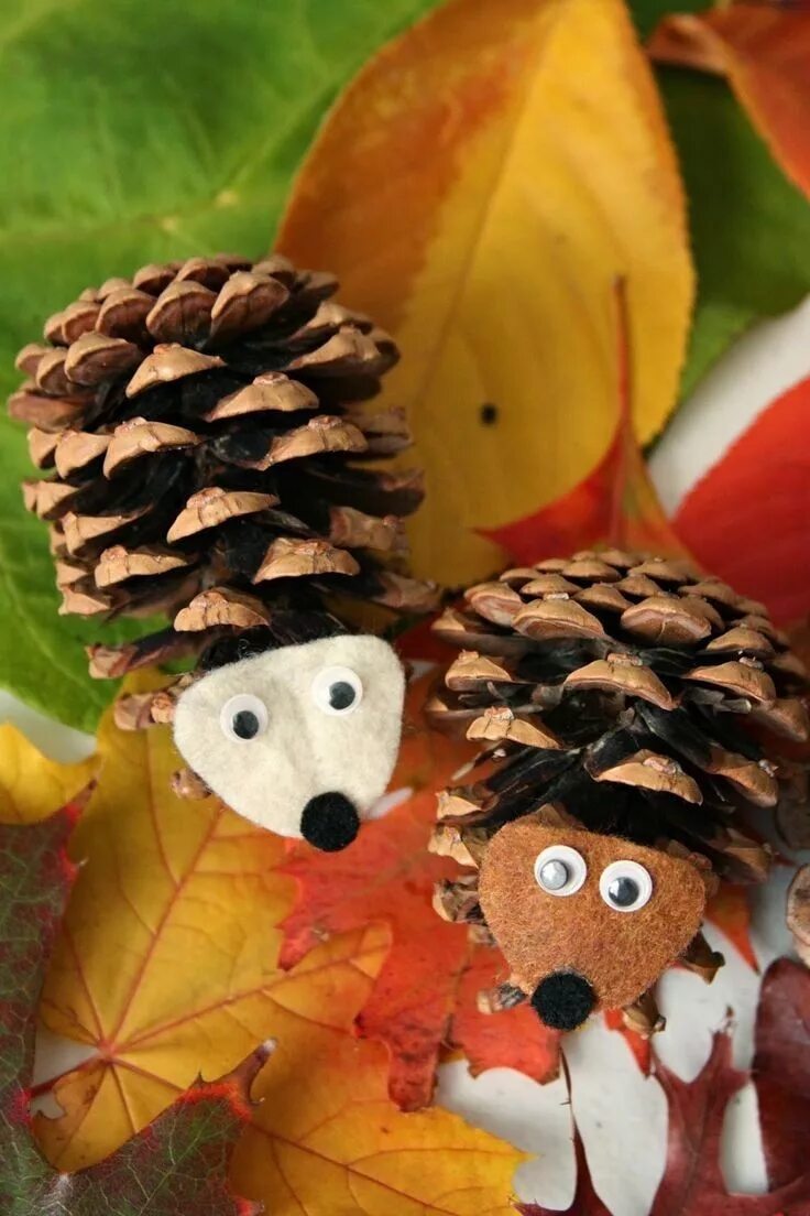 Поделки из шишек фото на тему осень Веселые ежики из шишек для сада Basteln herbst, Basteln mit kleinkindern herbst,