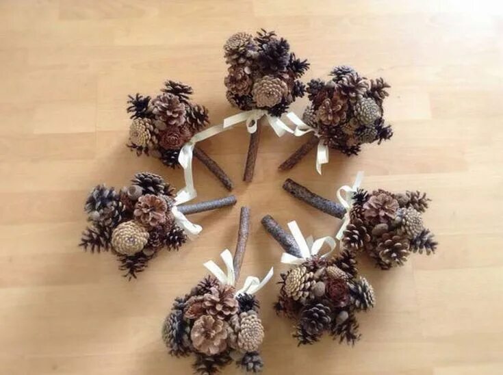 Поделки из шишек своими руками фото Букет из шишек 100 фото Rustic wedding flowers, Wedding flower decorations, Rust