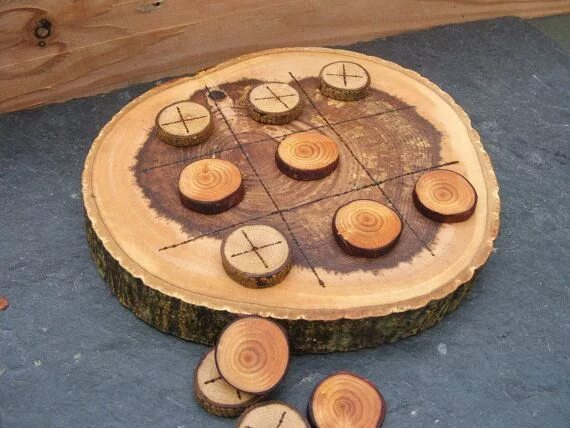 Поделки из спилов дерева своими руками фото Stump Tic-Tac-Toe Wood crafts, Crafts, Wood diy