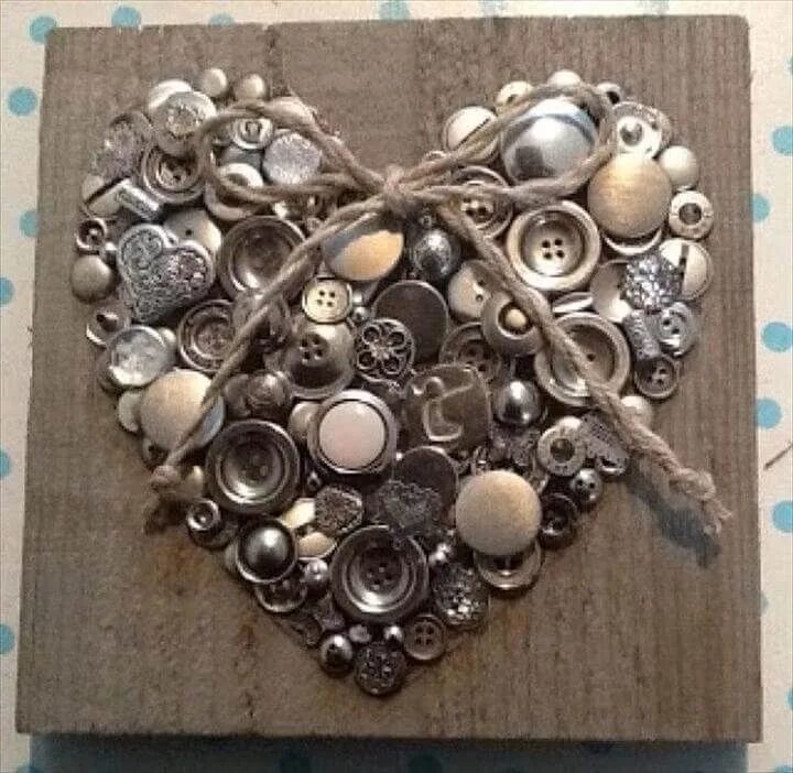 Поделки из старых пуговиц своими руками фото 52 Creative & Unusual Heart Shaped Design