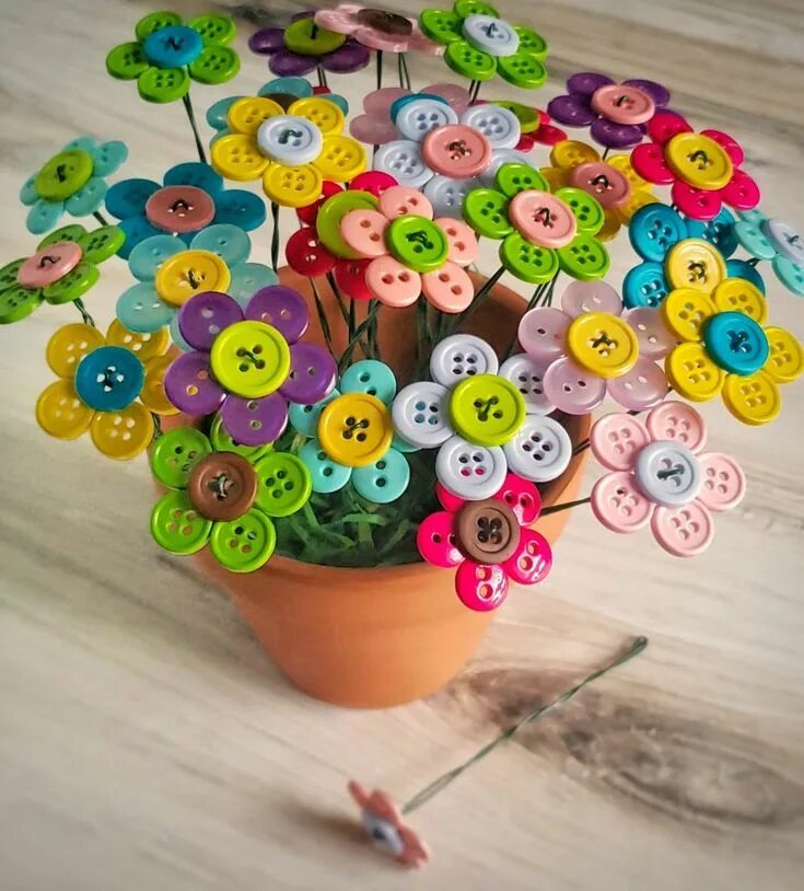 Поделки из старых пуговиц своими руками фото Button Flower Bouquet - Roses & Whiskers Spring crafts for kids, Spring crafts, 