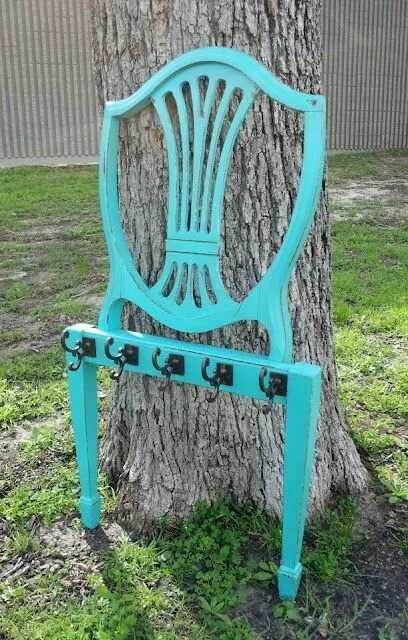 Поделки из старых стульев своими руками фото Upcycled: New Uses for Old Chairs Old wooden chairs, Chairs repurposed, Old chai