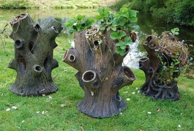 Поделки из стволов деревьев фото Вазон для цветов из ПНЕЙ. 10 очень необычных фото Tree stump, Tree stump planter