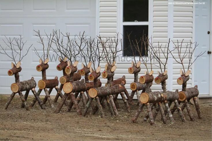 Поделки из стволов деревьев фото Image result for log reindeer yard decorations Outdoor christmas, Christmas yard
