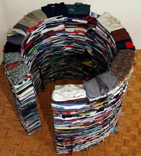 Поделки из вещей фото 76 Unbelievable Street And Wall Art Illusions Recycle clothes, Recycling, Fashio