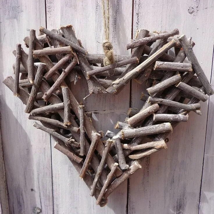 Поделки из веток своими руками фото Sticks Венки, Венок из веток, Декор в виде сердца