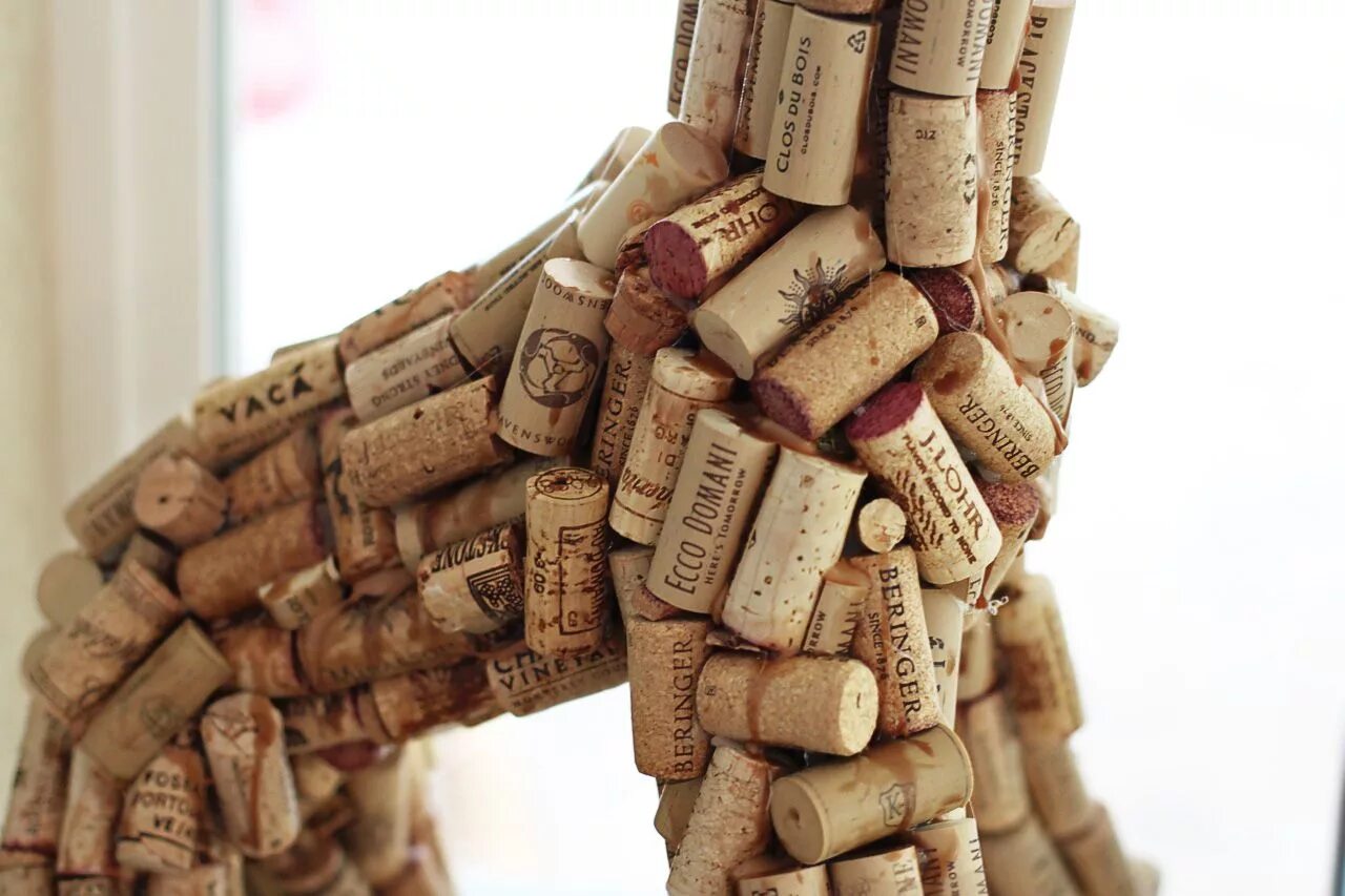 Поделки из винных пробок фото DIY Wine Cork Sculpture Art Wine cork crafts, Wine cork diy crafts, Wine cork