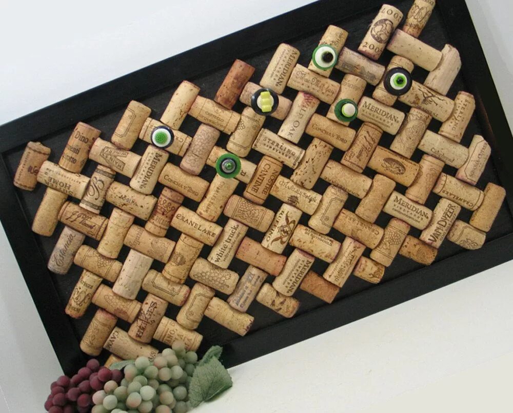 Поделки из винных пробок фото Lattice cork board!! Wine cork crafts, Cork crafts, Wine cork art