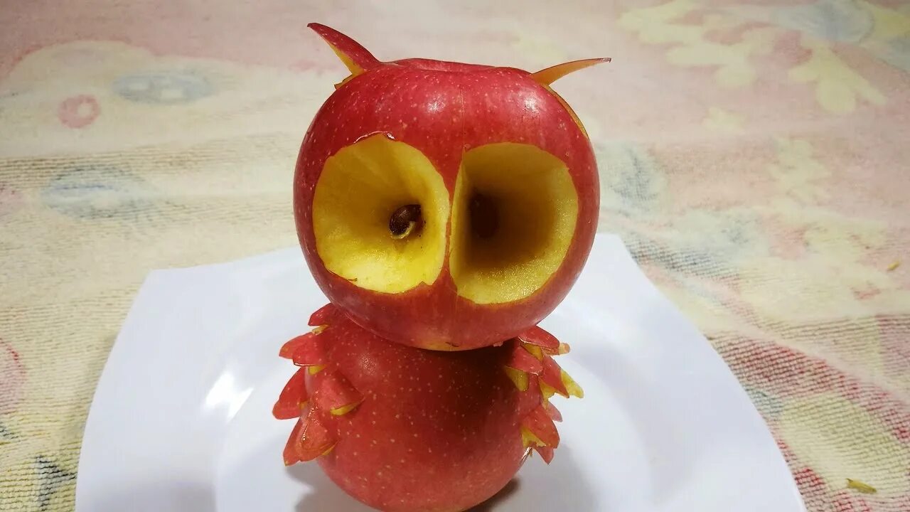 Поделки из яблок фото How to Mack apple in to owl - Fruit Carving - YouTube