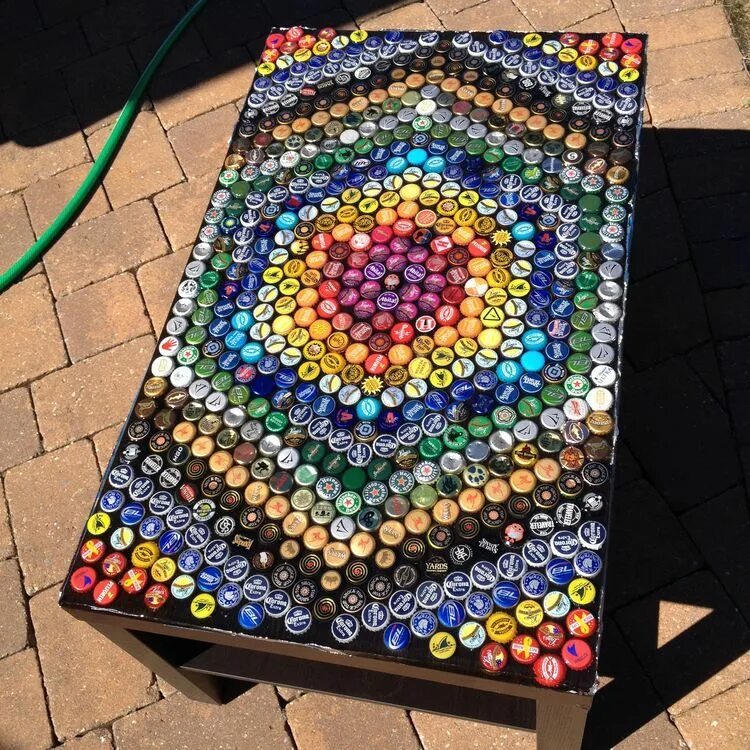 Поделки крышек фото Beer bottle cap crafts, Bottle cap crafts, Bottle cap table