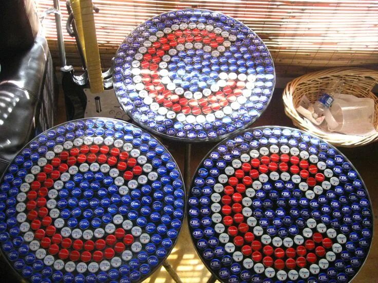 Поделки крышек фото Bottle Cap Cubs Tables / need to make a TB for our porch Beer bottle cap crafts,