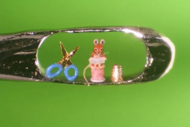 Поделки левши фото Microscopic Art: Unbelievable Scenes Made With Specs Of Dust Bit Rebels Kleine k